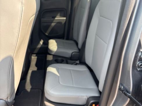 Used 2022 Chevrolet Colorado W/T RWD image 24