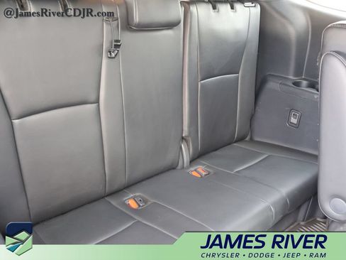 Used 2025 Toyota Highlander XSE AWD/4WD image 13