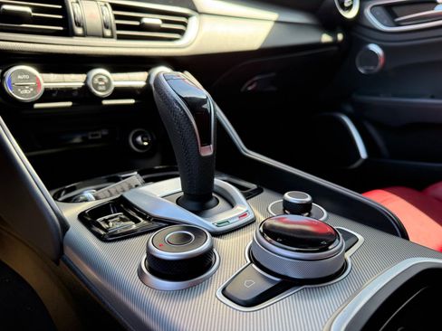 Used 2022 Alfa Romeo Giulia Veloce image 30