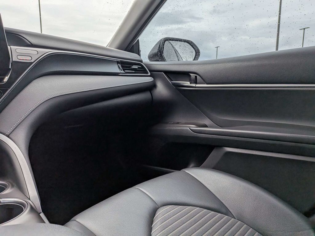 Used 2023 Toyota Camry SE FWD image 15