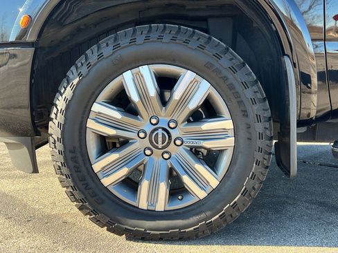 Used 2024 Nissan Titan Platinum Reserve w/ Moonroof Package image 10