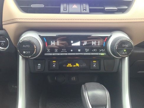 Used 2024 Toyota RAV4 XLE Premium image 27