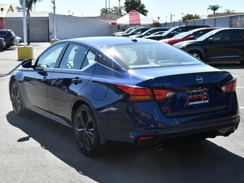 Used 2024 Nissan Altima 2.5 SR FWD image 6
