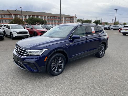 Certified 2022 Volkswagen Tiguan SE FWD image 49