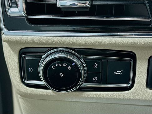 Used 2019 Lincoln Navigator Reserve w/ Cargo Package image 11