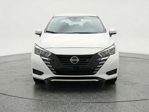 Used 2025 Nissan Versa SV image 2