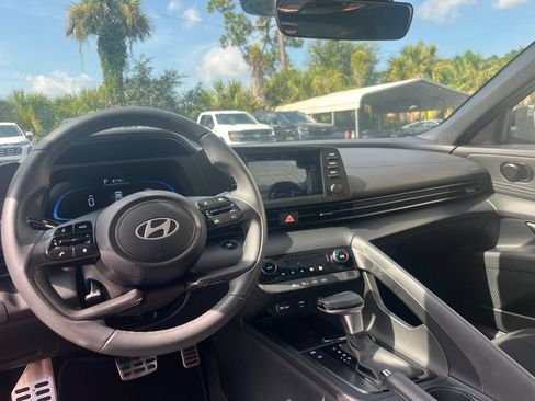 Used 2025 Hyundai Elantra Sport FWD image 13