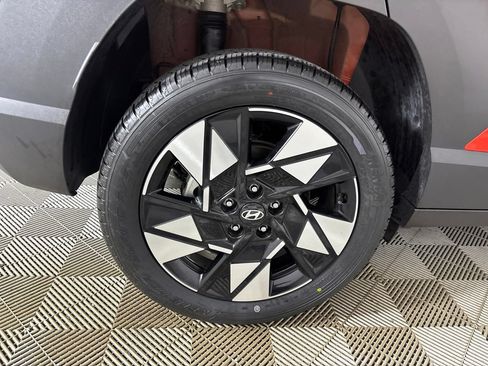 Used 2024 Hyundai Kona SEL AWD/4WD image 32