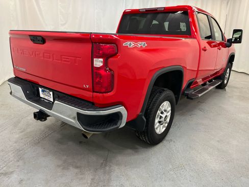 Used 2024 Chevrolet Silverado 2500 LT w/ Convenience Package image 5