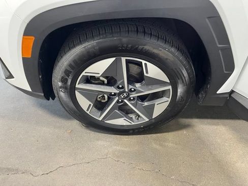 Used 2025 Hyundai Tucson SEL FWD image 30