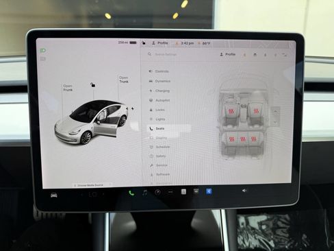 Used 2019 Tesla Model 3 Performance image 15