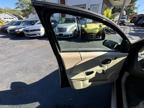Used 2004 Saturn ION Level 2 FWD image 21