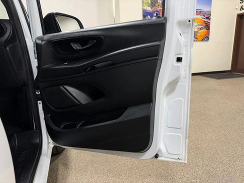Used 2021 Mercedes-Benz Metris image 33