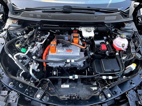 Certified 2025 Cadillac Optiq Luxury 2 w/ LPO, Floor Liner Package image 29