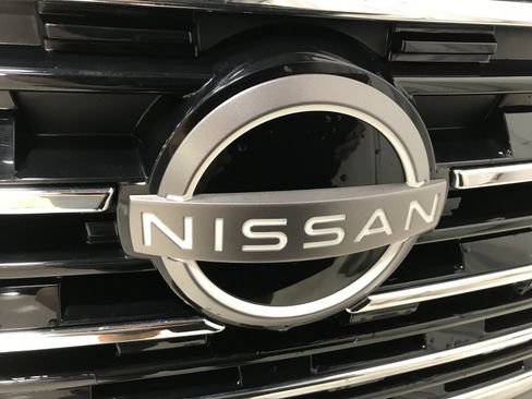 Used 2025 Nissan Rogue SL w/ Tech Package AWD/4WD image 26