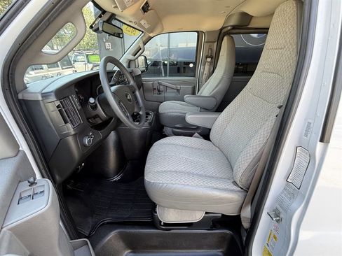 Used 2023 Chevrolet Express 3500 LT w/ LT Preferred Equipment Group RWD image 11