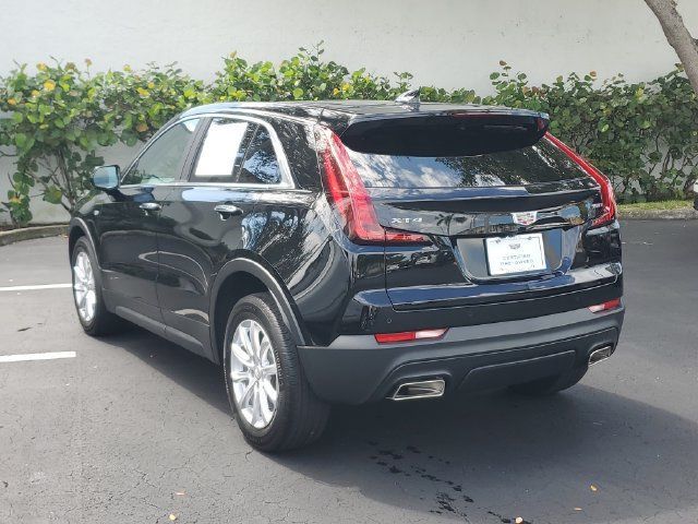 Certified 2023 Cadillac XT4 Luxury FWD image 3