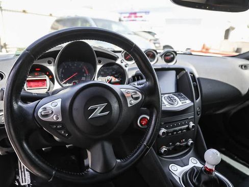Used 2014 Nissan 370Z Touring w/ Sport Package RWD image 11