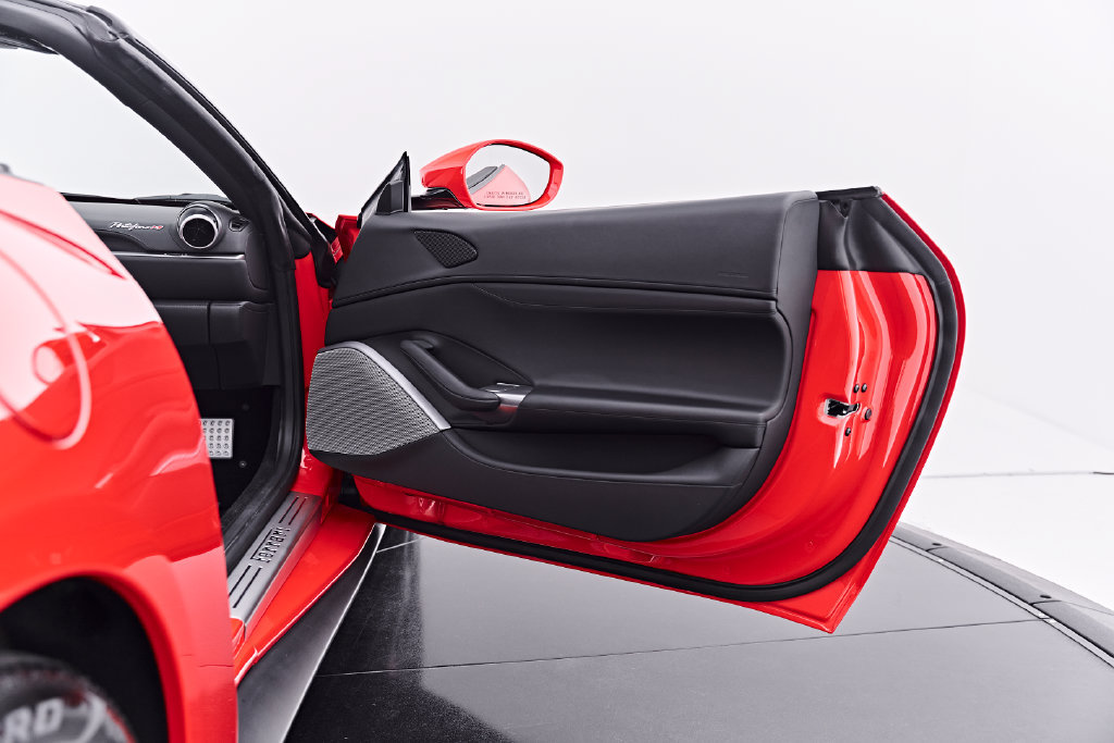 Used 2022 Ferrari Portofino M RWD image 39