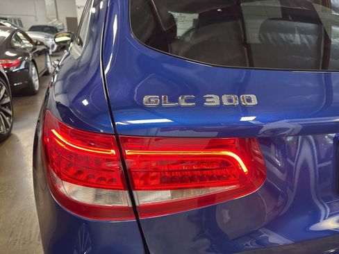 Used 2017 Mercedes-Benz GLC 300 4MATIC image 11