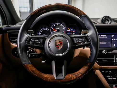 Used 2023 Porsche Macan S AWD/4WD image 10