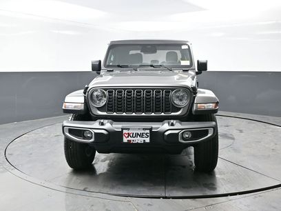 New 2026 Jeep Gladiator Sport