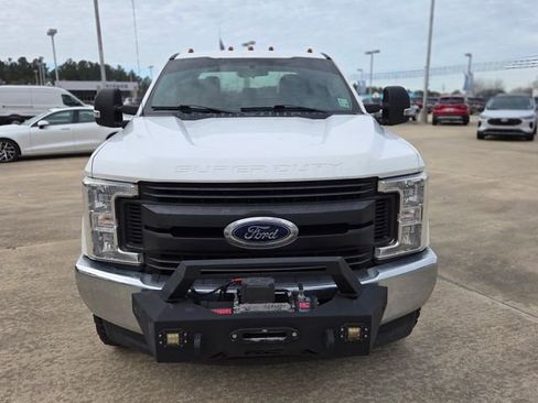 Used 2019 Ford F250 XL w/ Power Equipment Group image 9