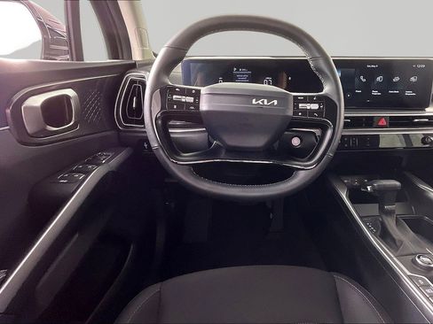 Certified 2026 Kia Sorento LX FWD image 8