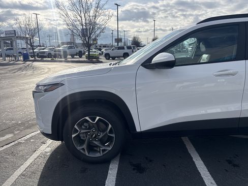 New 2026 Chevrolet Trax LT w/ Driver Confidence Package image 9