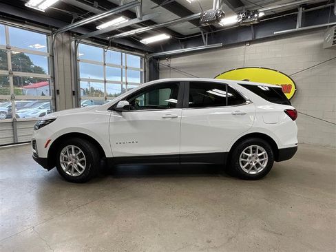 Used 2022 Chevrolet Equinox LT FWD image 2