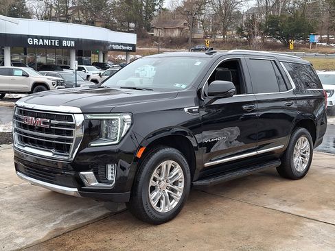 Used 2021 GMC Yukon SLT w/ SLT Premium Package image 3