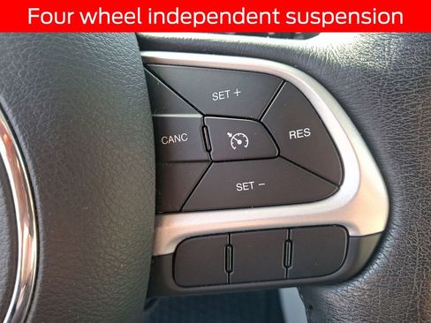 Used 2020 Jeep Renegade Latitude w/ Cold Weather Group image 21