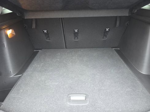 Used 2025 Chevrolet Trax LT FWD image 23