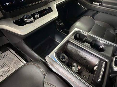 Used 2025 Ford Expedition Max Active image 26