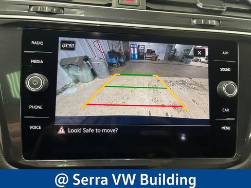 Certified 2024 Volkswagen Tiguan SE w/ Panoramic Sunroof Package AWD/4WD image 30