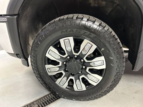 Used 2024 GMC Sierra 2500 Denali w/ Denali Reserve Package image 9