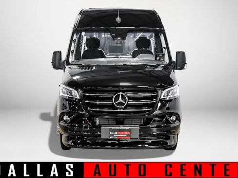 Used 2024 Mercedes-Benz Sprinter 3500 image 2