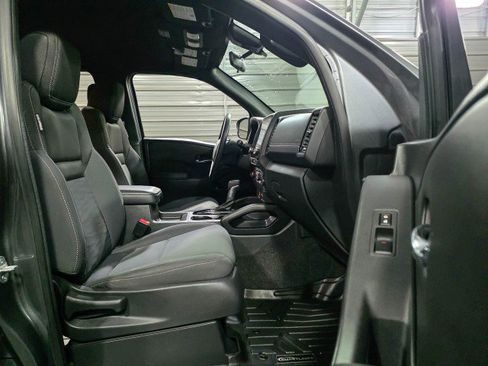 Used 2023 Nissan Frontier SV w/ Midnight Edition Package image 16