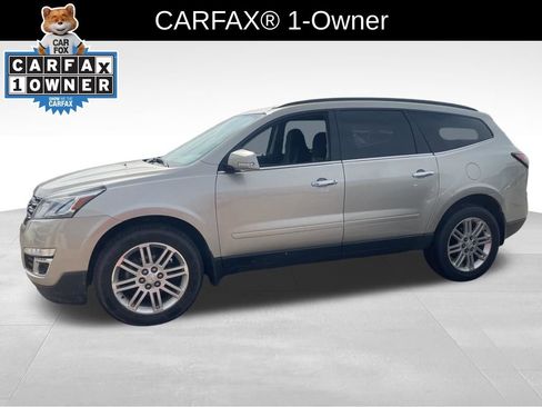 Used 2015 Chevrolet Traverse LT w/ Style and Technology Package image 4