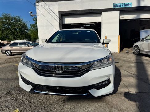 Used 2017 Honda Accord Sport image 5