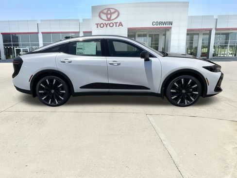 New 2026 Toyota Crown Platinum AWD/4WD image 7