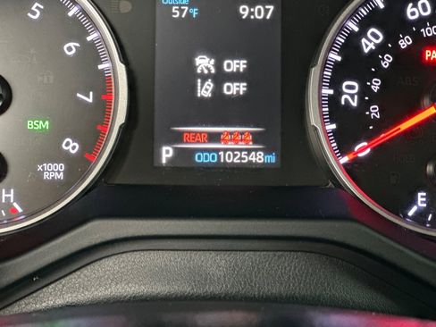 Used 2021 Toyota RAV4 XLE image 27