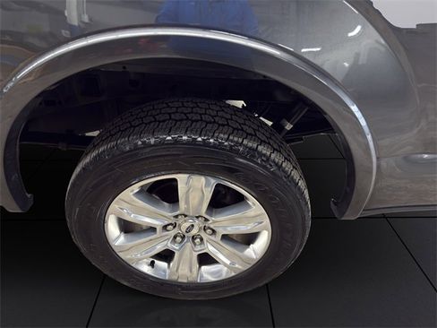 Used 2019 Ford F150 Platinum w/ Equipment Group 701A Luxury image 24