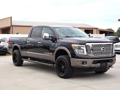 Used 2017 Nissan Titan Platinum Reserve AWD/4WD image 9