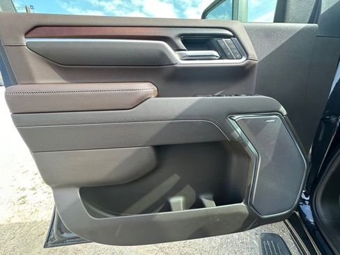 New 2026 GMC Sierra 2500 Denali w/ Denali Reserve Package image 13