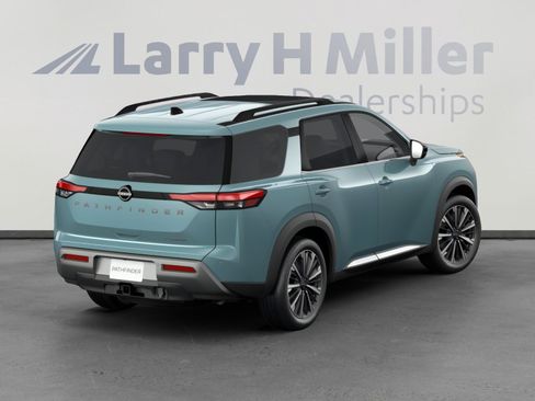 New 2026 Nissan Pathfinder Platinum w/ Cargo Package FWD image 5