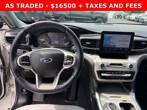 Used 2021 Ford Explorer XLT w/ Equipment Group 202A RWD image 18