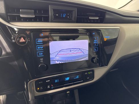 Used 2018 Toyota Corolla LE image 18