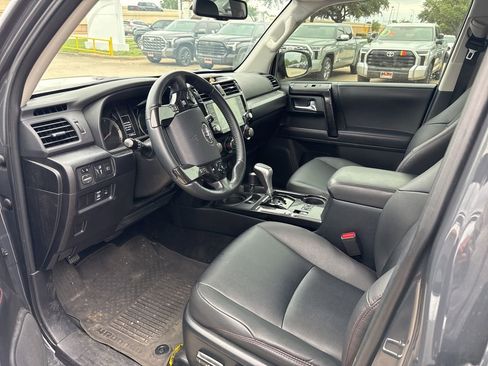Used 2024 Toyota 4Runner TRD Off-Road Premium w/ Moonroof Package AWD/4WD image 4