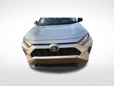 Used 2022 Toyota RAV4 LE FWD image 2